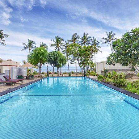 Putri Nusa Beach Ped ภายนอก รูปภาพ